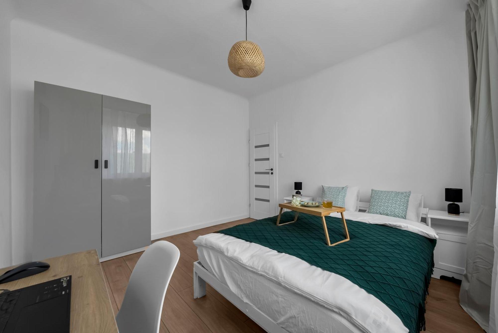 Downtown - Balcony&workspace - By Rentujemy Apartment